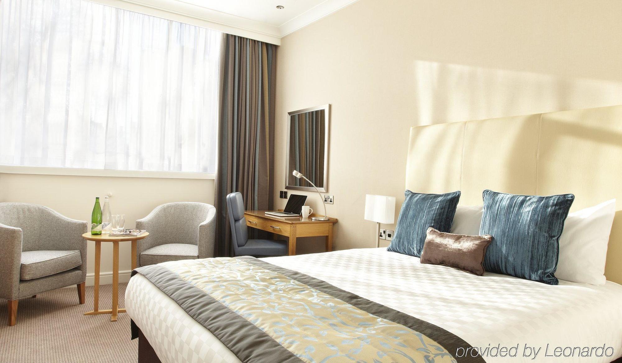 Thistle Euston London Room photo